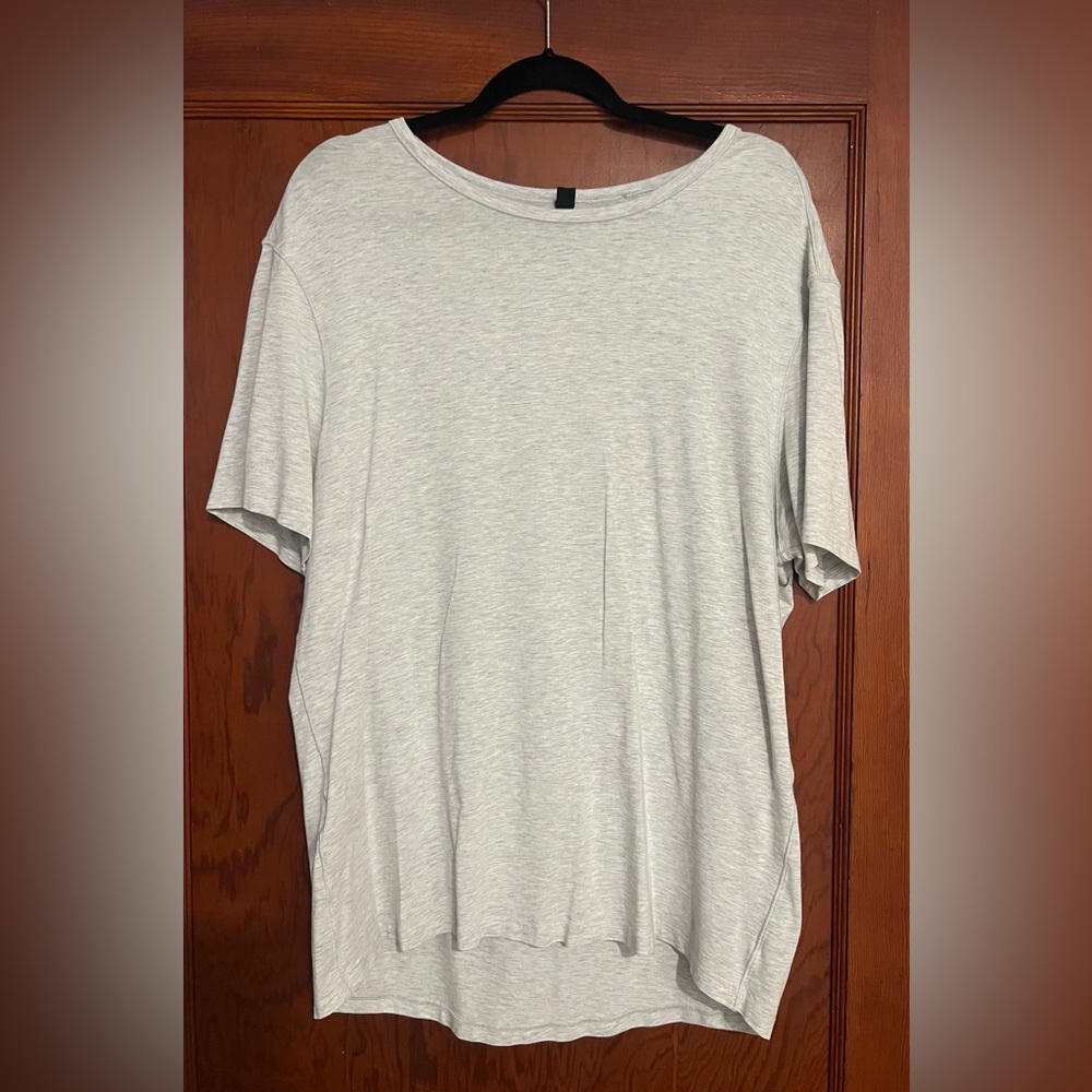 Lululemon Light Gray T-Shirt XL